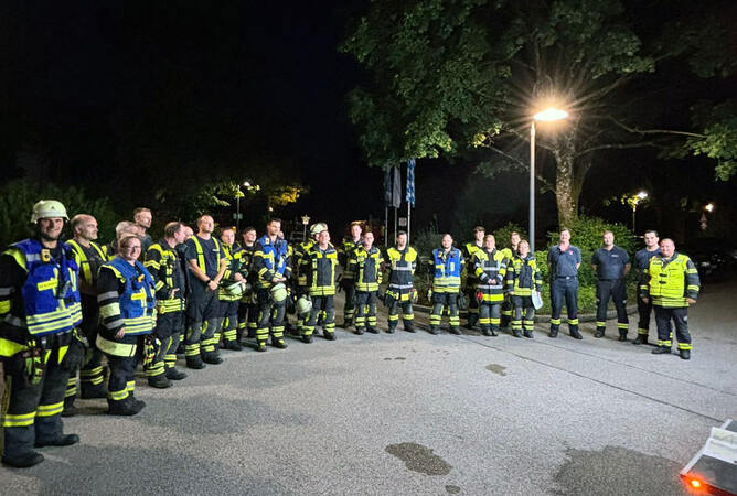 Freiwillig Feuerwehr Bad Heilbrunn übt Rettungseinsatz an der Fachklinik